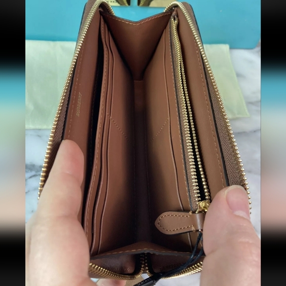 Burberry Wallet NWT - Picture 6 of 6